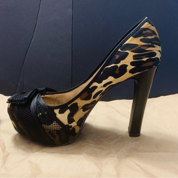 BCBG PARÍS PHYNIA PUMPS LEOPARD PRINT PLATFORMS SZ 8B - Picture 3 of 7